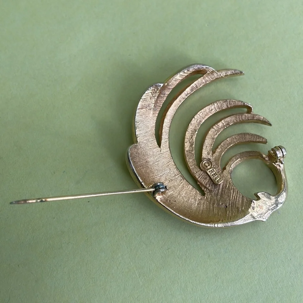 Vintage gold metal large brooch